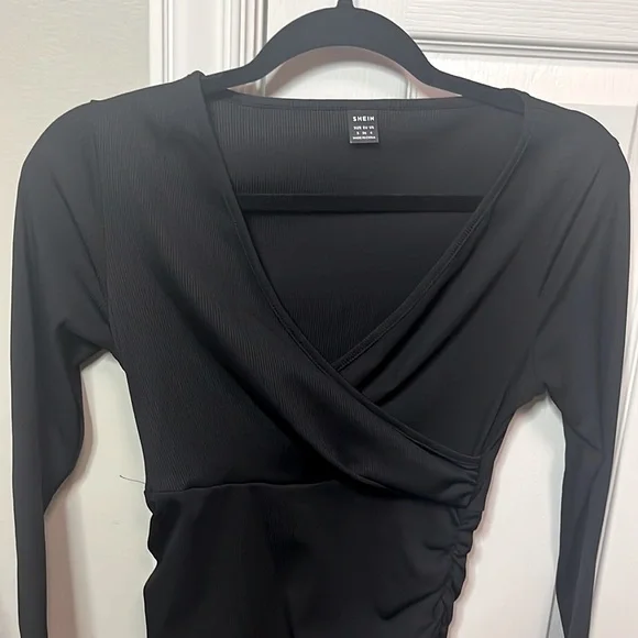 Nwot SHEIN size small black rouched on sides v neck long sleeve dress ribbed - Picture 2 of 4